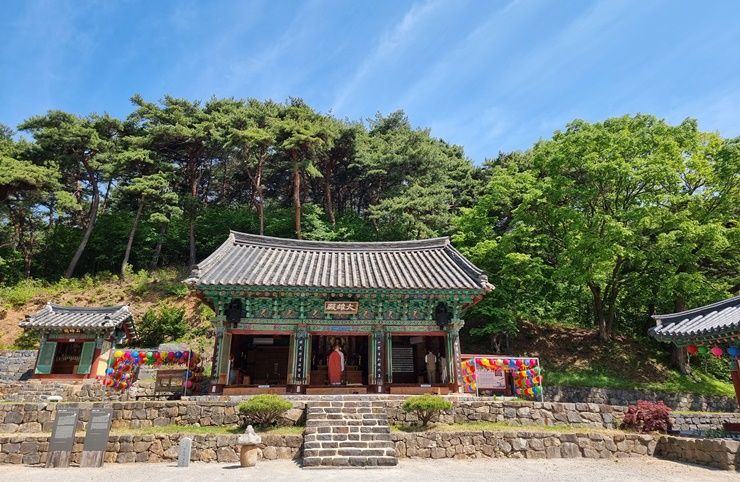 Dangjin Sillasite and Yeongnangsa Gaining Attention as New Tourist Attractions