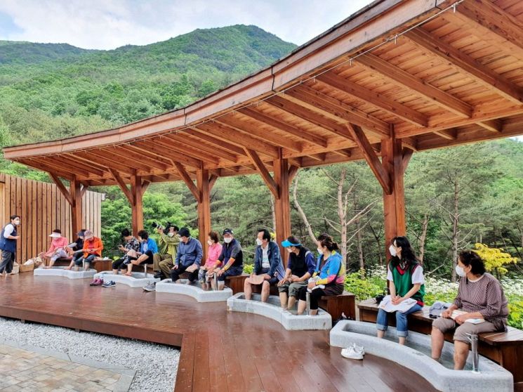 거창항노화 힐링랜드, 산림치유·숲 해설 프로그램 운영