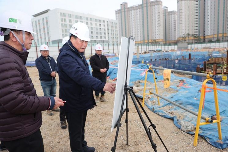 김산 무안군수, 해빙기 건설 현장 점검