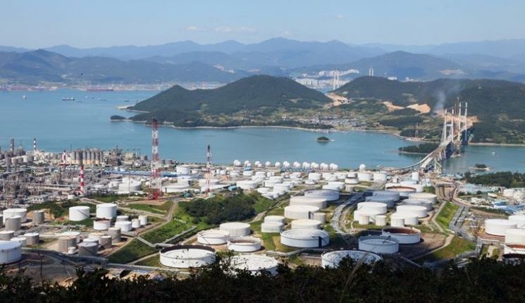 여수산단 악취 신고…당국, 유해물질 누출 여부 조사