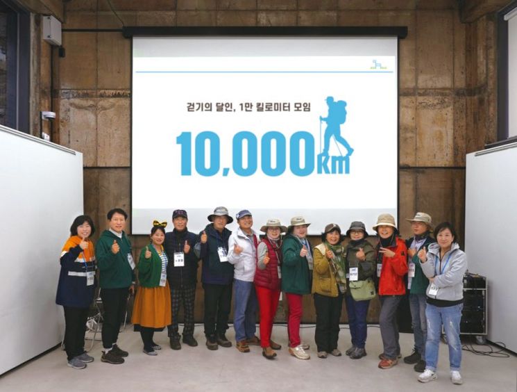 437㎞, 1170만명, 3175억원…숫자로 본 제주올레 [궁금증연구소]