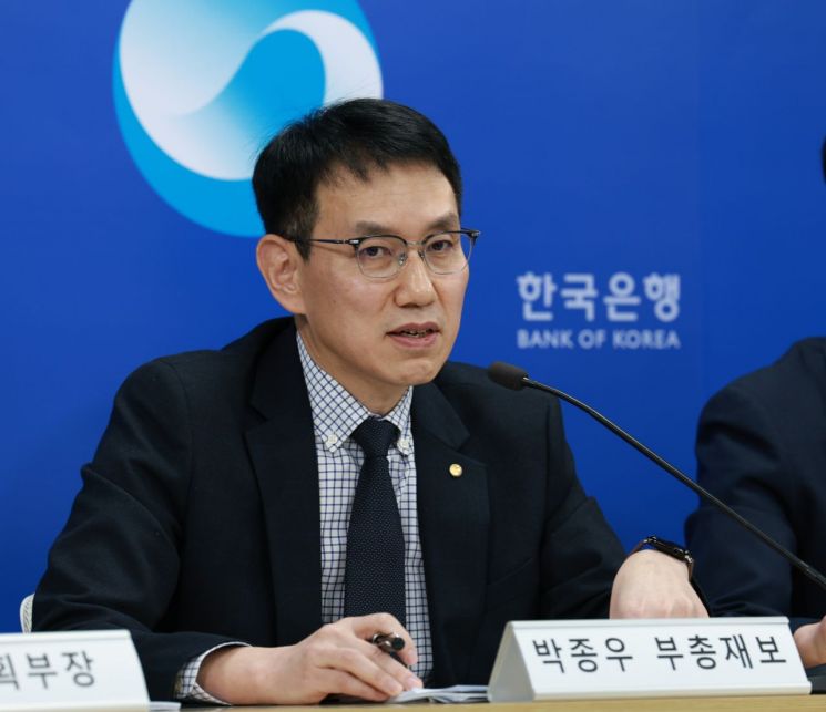 [일문일답]한은 "글로벌 통상환경, 기존 시나리오보다 좀 더 나쁜 상황"