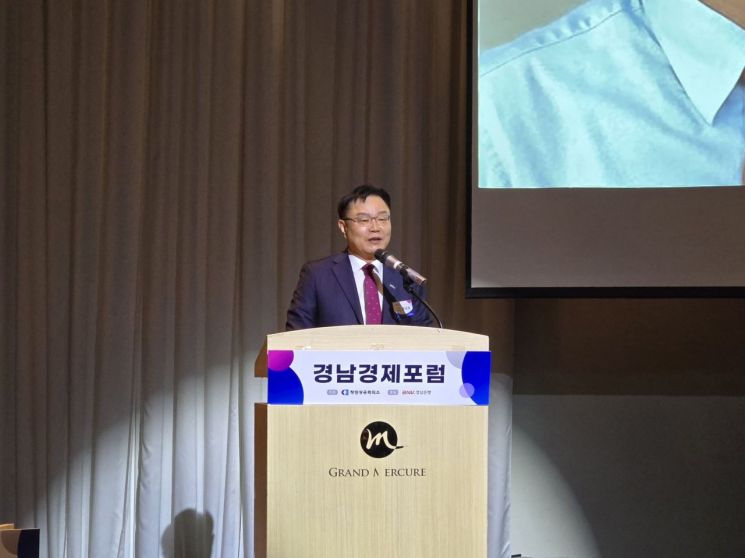 [동정] 홍남표 창원특례시장, 조찬세미나 참석해 기업 소통 강화