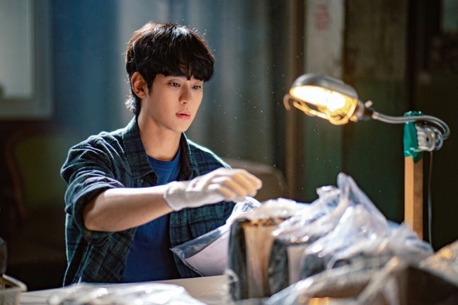 김수현, 유아인…배우 리스크에 휘청이는 K드라마
