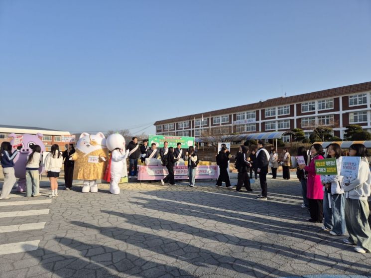 '주먹 대신 주먹밥' 캠페인 눈길…경북교육청, 학교폭력 근절·쌀소비 촉진 운동 