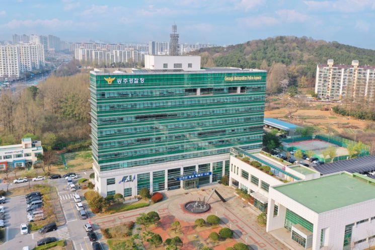 외제차로 고의 사고…8억 챙긴 보험사기단 적발
