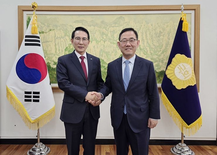 이완섭 서산시장, 국회 찾아 지역 현안 지원 요청 