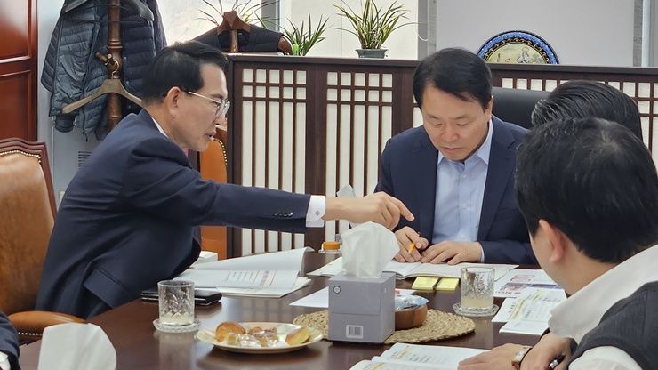 이완섭 서산시장, 국회 찾아 지역 현안 지원 요청 