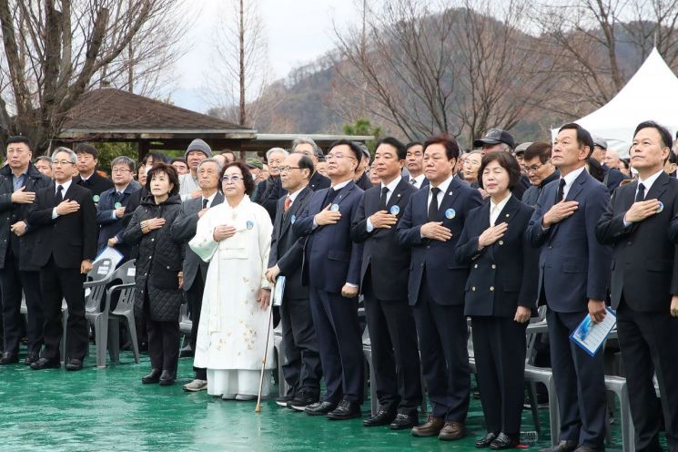 "Comforting the Sacrificed Spirits" ... 65th Anniversary of the March 15 Uprising Commemorated in Changwon