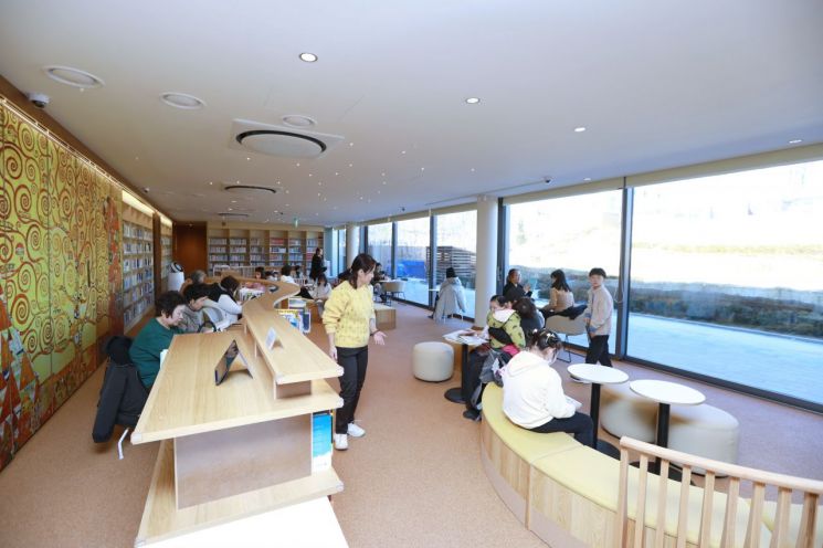 Geumcheon Residents Can Borrow Desired Books Immediately at Local Bookstores... Operating 'Hope Book Immediate Loan' Service