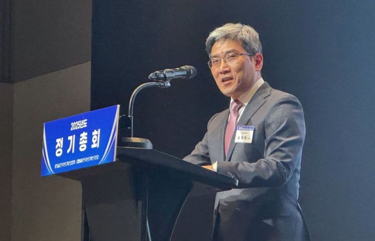 송재혁 삼성전자 DS(디바이스솔루션)부문 최고기술책임자(CTO) 사장이 지난 5일 한국반도체산업협회 신임 회장으로 선임됐다. 연합뉴스