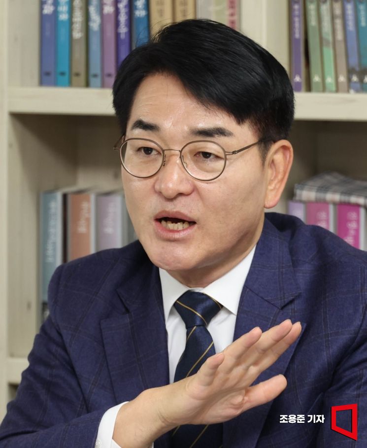 박용진 전 의원이 서울 강북구 강북미래연구소에서 아시아경제와 인터뷰 하고 있다. 조용준 기자