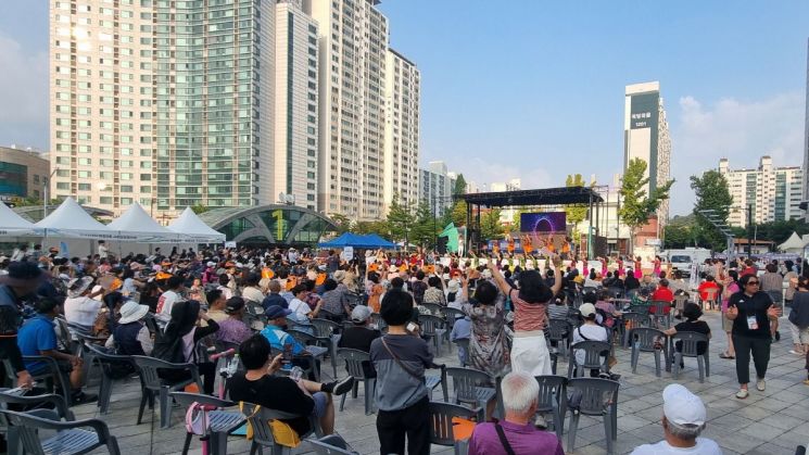 화정1동·화정2동 ‘꽃우물축제’ 모습. 고양특례시 제공