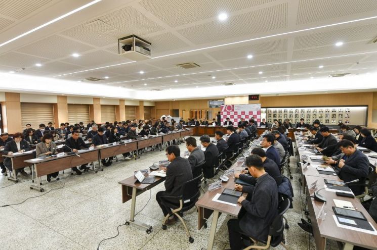 김병수 김포시장이 지난 17일 확대간부회의를 주재하고 있다. 김포시 제공