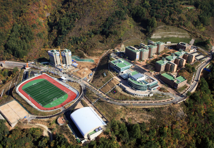 "롯데타워보다 높은 곳"…'해발 800m' 강원대 캠퍼스에 수백명 고립
