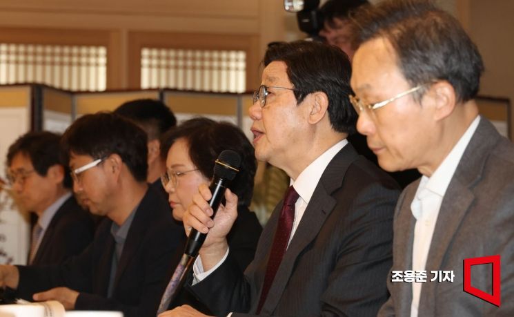 [포토] 의료개혁 득별위원회 발언하는 노연홍 위원장