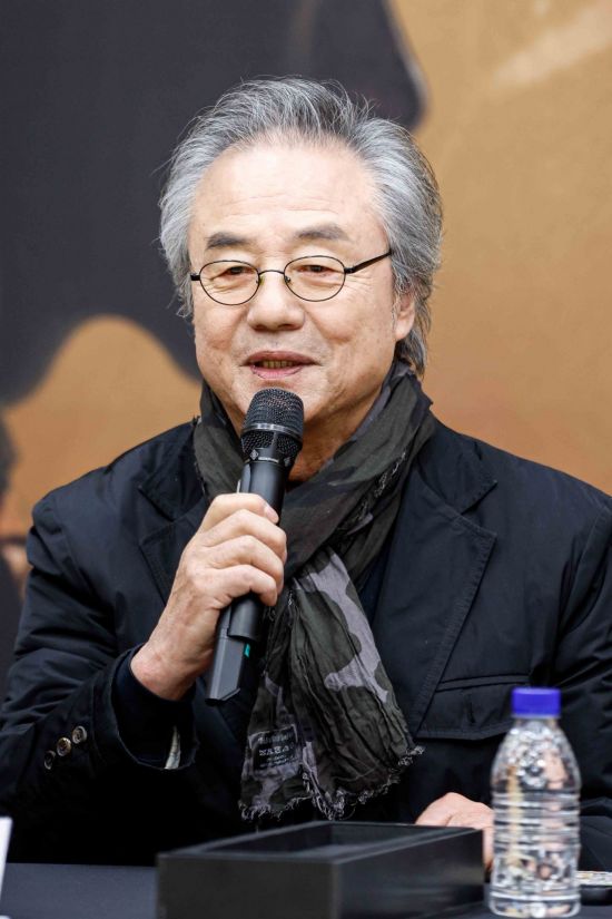 3시간짜리 대작 오페라 '파우스트'…시작은 연극으로 