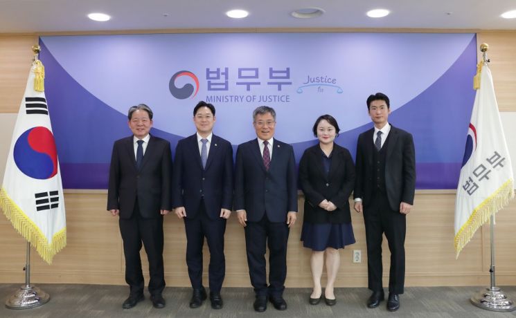 김석우 법무부 장관 직무대행, 김정욱 변협 회장과 면담