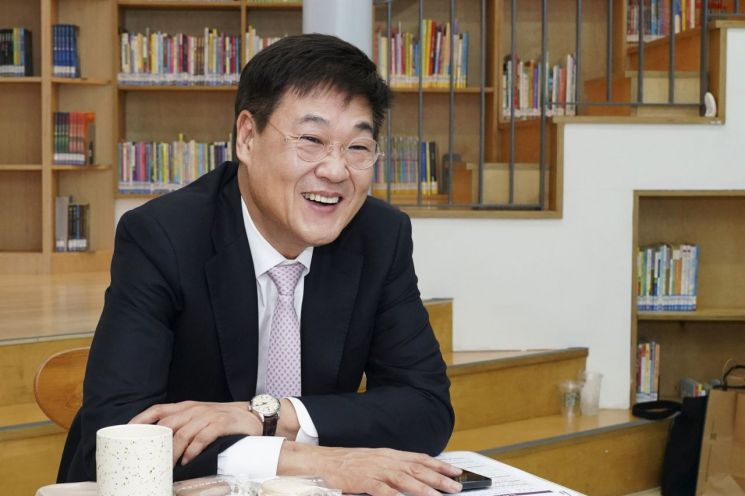 서울 종로구가 고향인 정문헌 종로구청장은 "거주 여건을 개선해 주민이 살기 좋은 종로를 만들겠다"고 말했다. 종로구 제공.