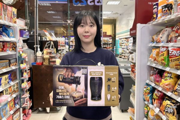 GS25는 차별화 상품으로 ‘기네스 나이트로서지 스타터팩’을 24일부터 판매한다. GS25 제공.