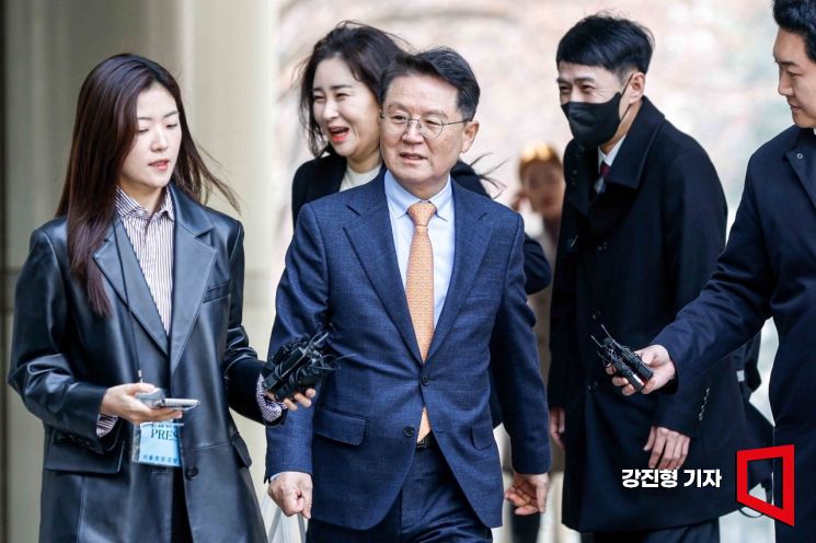 [포토] 서울중앙지법 도착한 윤 대통령 변호인단