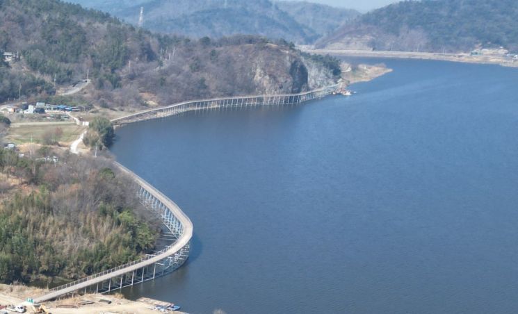 영산강 자전거길, 더 안전하게…만봉천 구간 새 단장