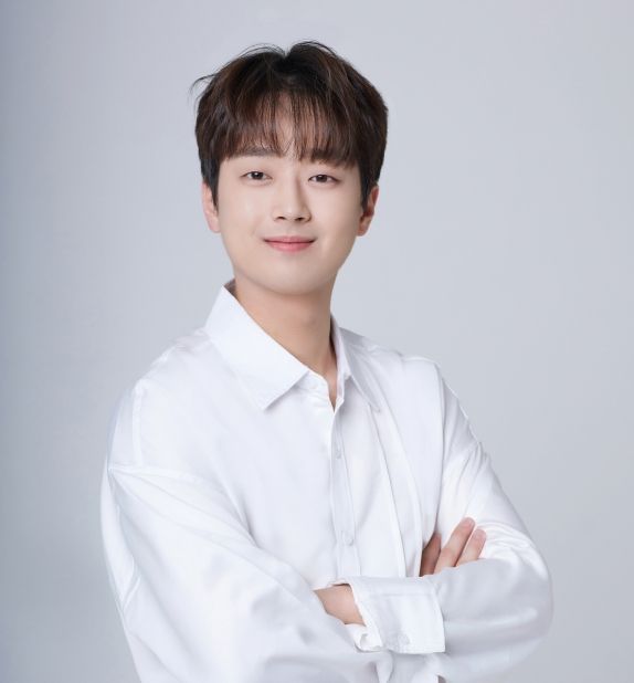 산불피해 성금으로 1억원을 기부한 가수 이찬원. 희망브리지 제공