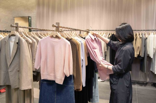 Shinsegae Department Store will hold its first regular sale of the year, 'Shinbaek Members Festa,' from the 28th of this month to the 13th of next month. Photo by Shinsegae Department Store.