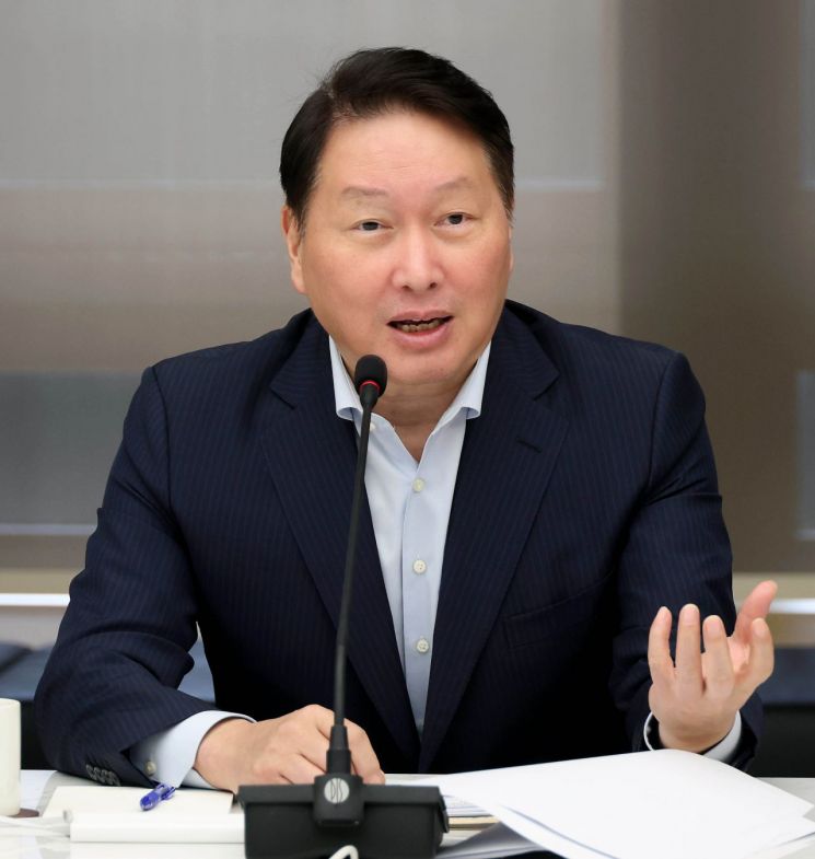 최태원 대한상공회의소 회장이 25일 서울 중구 대한상의에서 열린 취임 4주년 기자간담회에서 발언하고 있다.