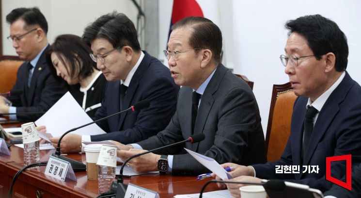 [포토] 권영세, 李 무죄에 “사법시스템에 대한 신뢰 무너뜨려”