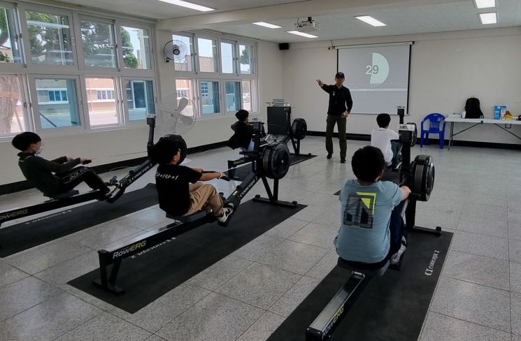 부산학생인성교육원, 초등 수상체험 과정 운영