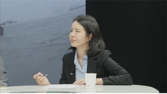 영화 '침몰 10년, 제로썸'의 윤솔지 감독