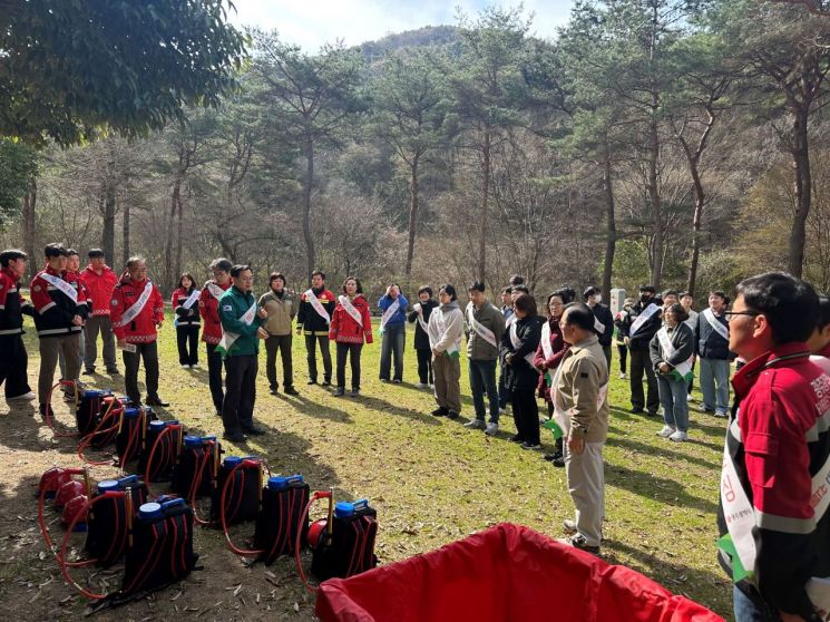 “화기물 엄금”…광주시, 무등산서 산불예방 캠페인