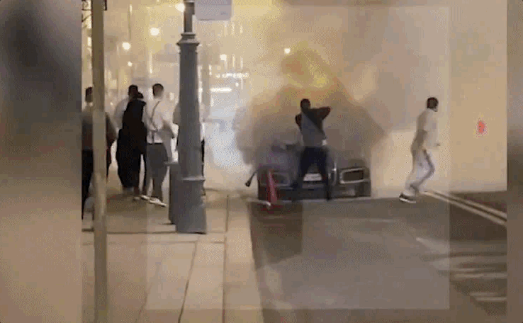 Videos of the explosion site posted on social networking services (SNS) and online communities show that the fire, presumed to have started from the vehicle's engine, spread inside the vehicle. People from nearby shops ran out to the scene before the fire department arrived. X