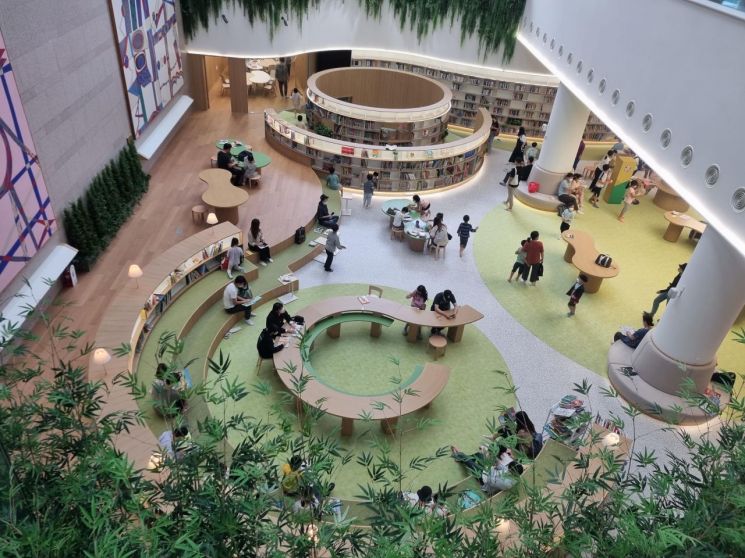 열린도서관에 체험 쏟아져요… 부산시청 들락날락, '도서관 주간 행사'