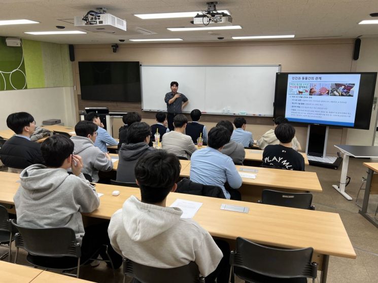 순천대학교가 전라남도교육청과 함께 추진하고 있는 고교-대학 연계 교육협력사업이 지역의 교육역량 강화와 인재 양성에 기여하며 주목받고 있다. 순천대 제공