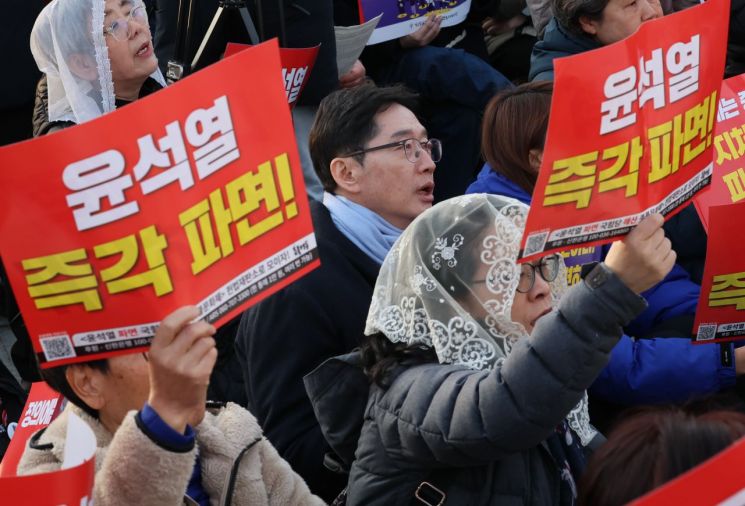 김경수 "불면의 밤 끝날 날도 멀지 않았다…尹 파면이 상식"