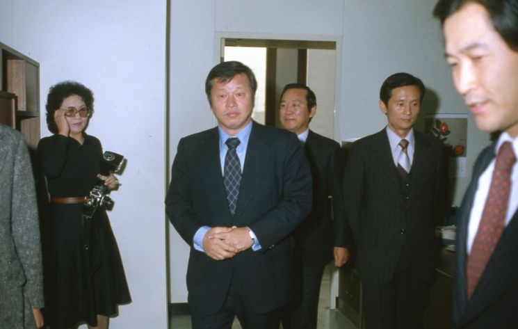 "정치 불안할 수록 사명감 가져야" SK, 선대회장 혜안 '신경실록'으로 복원