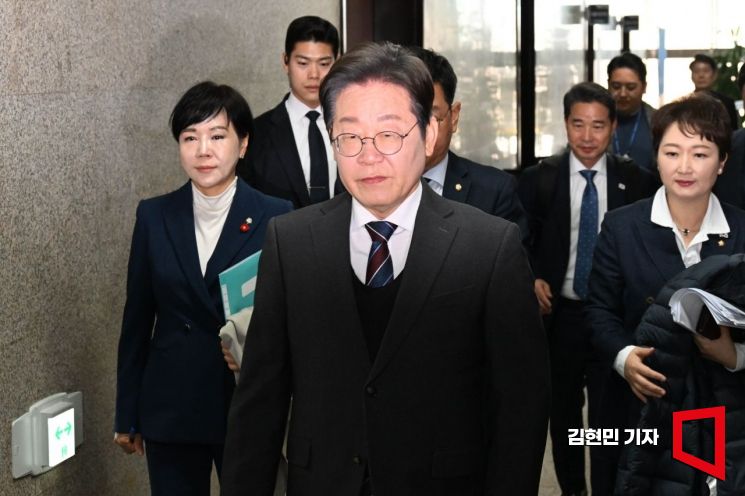 이재명 "헌재 尹 탄핵 선고기일 지정…합당 결론 기대"