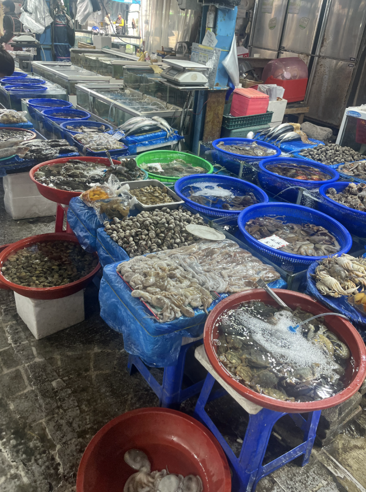 [르포] 고등어 한 마리에 1만원?…시장도 숨 고른다