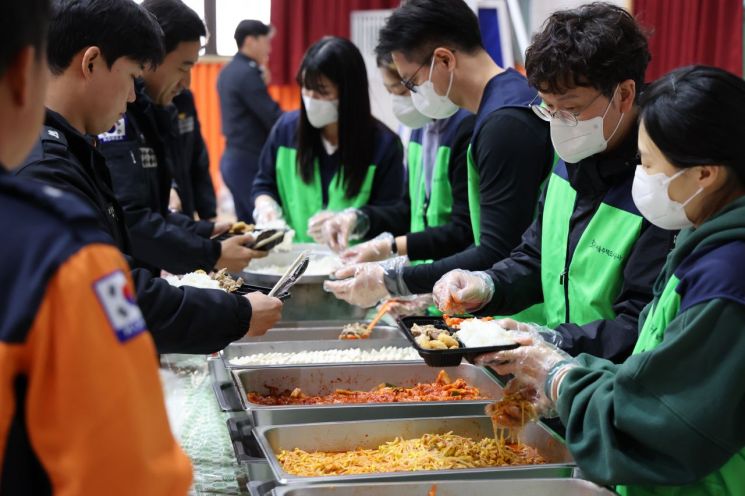SH공사, 산불 피해 복구 5000만원 기부…산청에서 봉사활동