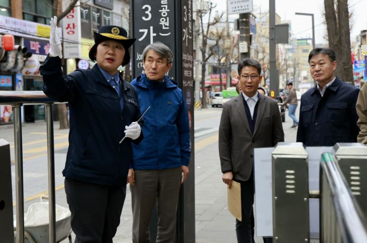 대통령 탄핵 심판 선고일(4일) 첫차부터 안국역 폐쇄