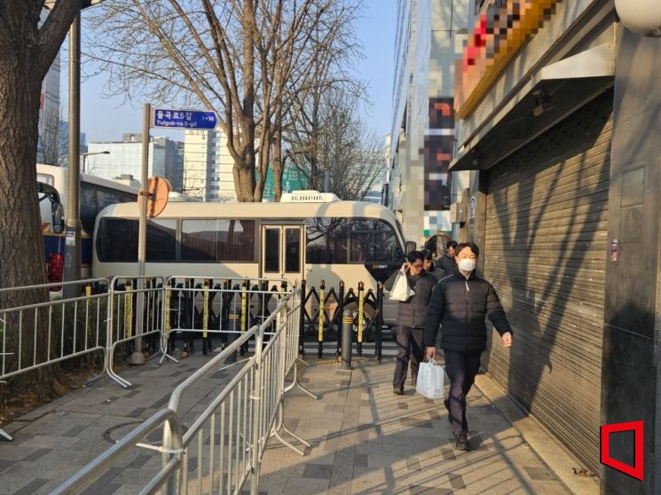 尹 탄핵선고 D-1, 경찰은 경계 총력…시민은 "나라 정상화" 기대