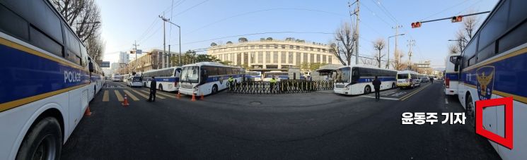 [포토] 헌법재판소 앞은 진공 상태