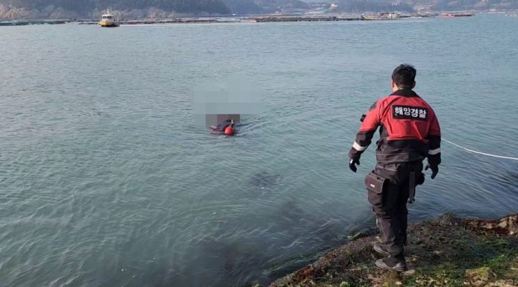 완도서 바다에 차량 추락…60대 운전자 사망