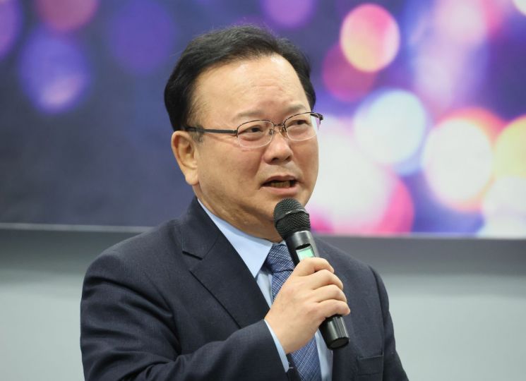 [윤석열 파면]김부겸 "尹파면 국민 상식에 부합…내전의 늪 벗어나야"