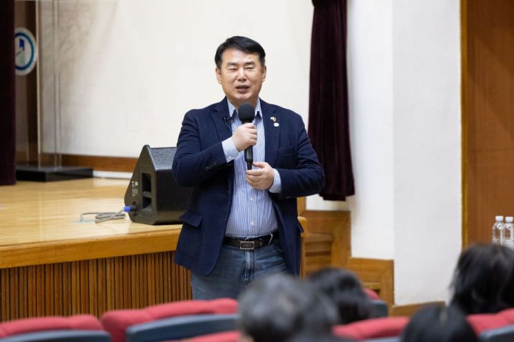 [윤석열 파면] 이정선 광주교육감 “교육으로 다시 희망을”