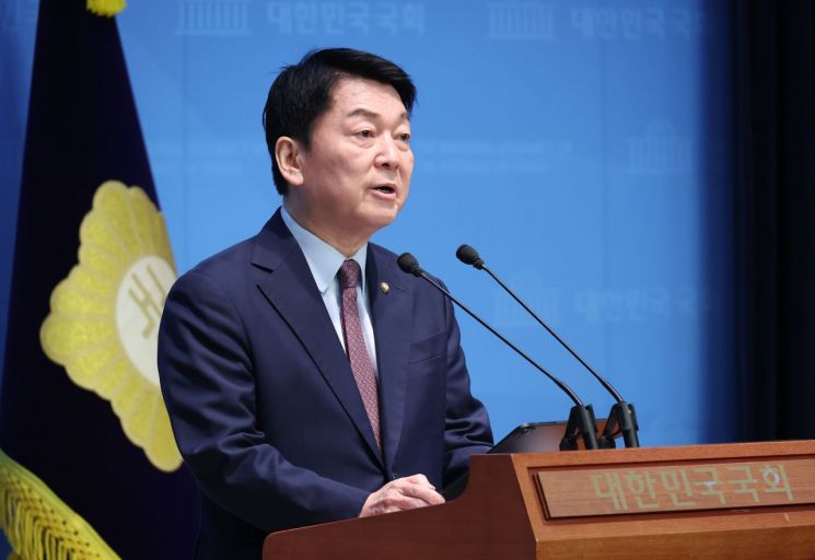 김문수·안철수 등 보수잠룡 하나둘 출사표...후보 10여명 쏟아진다