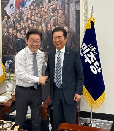 [윤석열 파면]정청래 "소추위원 짐 내려놔…이재명 정부 만들자"