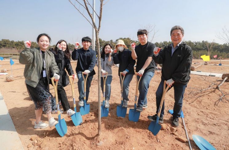 인천공항공사, 식목일 맞아 '나의 인생나무 심기' 행사